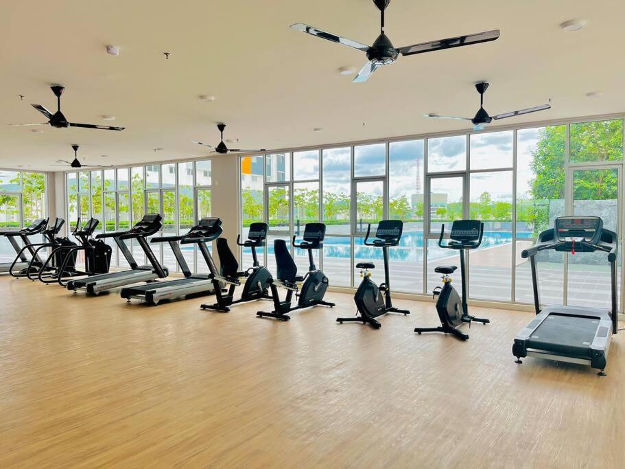 3br Modern Cozy Near Klia