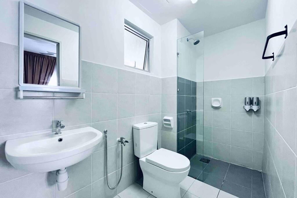 3br Modern Cozy Near Klia Apartment