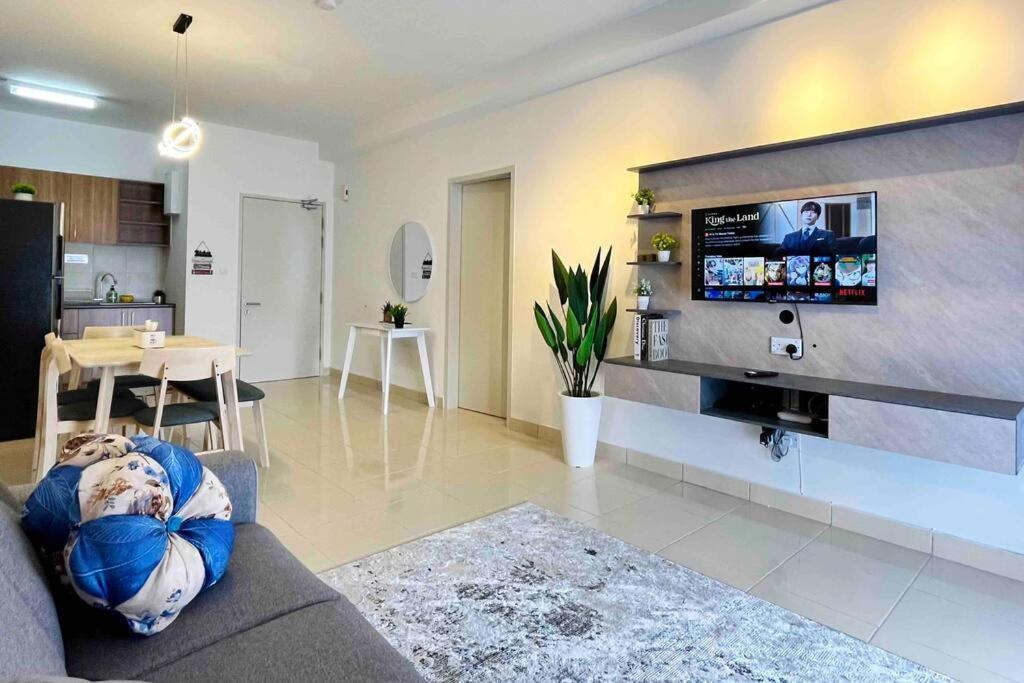 Apartment 3br Modern Cozy Near Klia