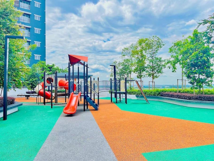 Apartment 3br Modern Cozy Near Klia *