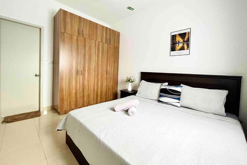3br Modern Cozy Near Klia * Sepang