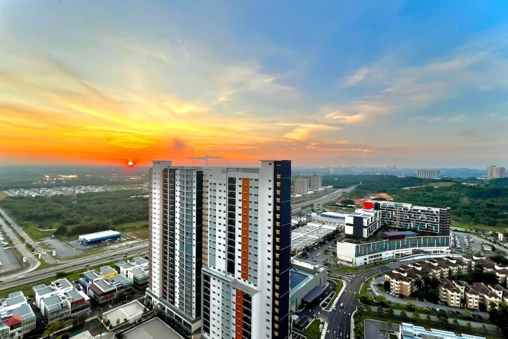 3br Modern Cozy Near Klia Apartment