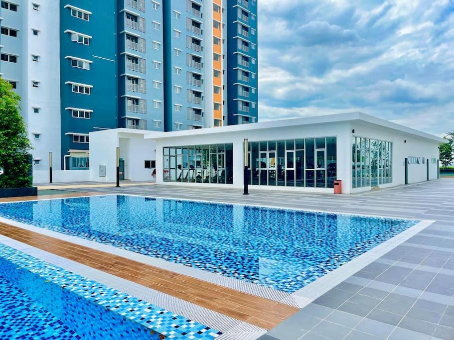 3br Modern Cozy Near Klia Apartment