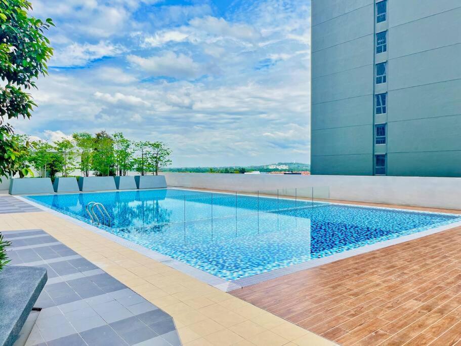 3br Modern Cozy Near Klia Apartment Sepang